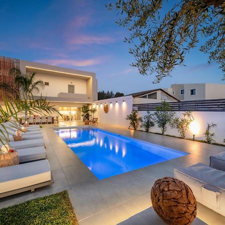 Hypnosis Beachside Villa With Private Heated Pool Georgioupoli Exterior photo